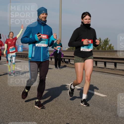 03.10.2025 - Köhlbrandbrückenlauf Fabian Wolf http://msf.ph/oto/9068209 03.10.2025 10:10:58 Position 3 2554, 2533, 3, 3329, 3328 meine-sportfotos.de