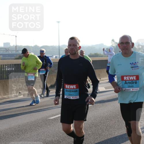 03.10.2025 - Köhlbrandbrückenlauf Lena Gebhardt http://msf.ph/oto/9068214 03.10.2025 09:24:13 Position 1 2847, 2848, 1991 meine-sportfotos.de