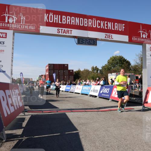 03.10.2025 - Köhlbrandbrückenlauf Lena Gebhardt http://msf.ph/oto/9068219 03.10.2025 13:32:48 Ziel 5110, 5133, 5187, 5273, 5446, 5477, 5478, 6147, 6148, 6360, 6513 meine-sportfotos.de