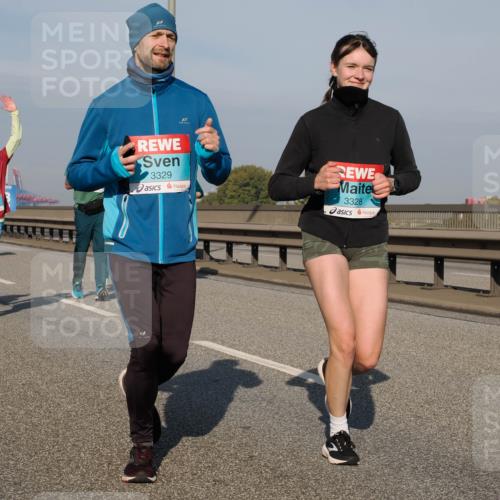 03.10.2025 - Köhlbrandbrückenlauf Fabian Wolf http://msf.ph/oto/9068220 03.10.2025 10:10:58 Position 3 2554, 2533, 3329, 3328 meine-sportfotos.de