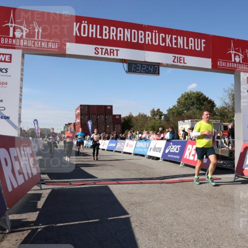 03.10.2025 - Köhlbrandbrückenlauf Lena Gebhardt http://msf.ph/oto/9068224 03.10.2025 13:32:48 Ziel 5110, 5133, 5187, 5273, 5446, 5477, 5478, 6147, 6148, 6360, 6513 meine-sportfotos.de