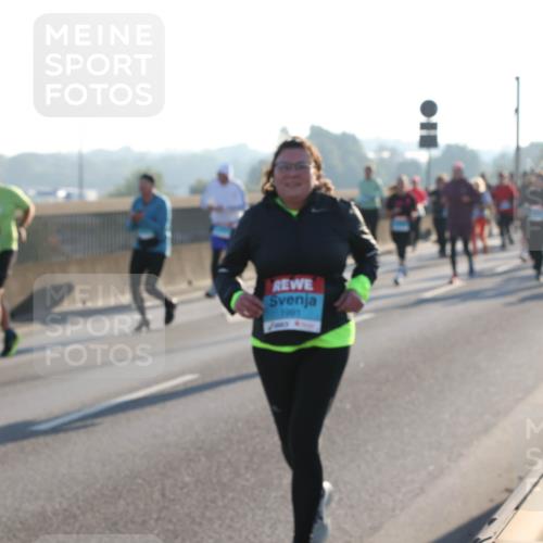 03.10.2025 - Köhlbrandbrückenlauf Lena Gebhardt http://msf.ph/oto/9068252 03.10.2025 09:24:15 Position 1 1991 meine-sportfotos.de