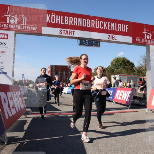 03.10.2025 - Köhlbrandbrückenlauf Lena Gebhardt http://msf.ph/oto/9068254 03.10.2025 13:32:51 Ziel 5110, 5133, 5187, 5273, 5446, 5477, 5478, 6147, 6148, 6360, 6513 meine-sportfotos.de