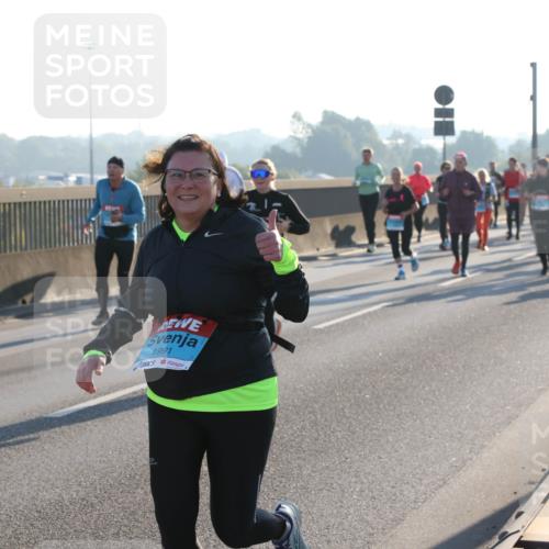 03.10.2025 - Köhlbrandbrückenlauf Lena Gebhardt http://msf.ph/oto/9068263 03.10.2025 09:24:15 Position 1 1991 meine-sportfotos.de