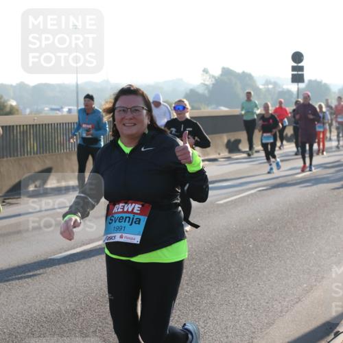 03.10.2025 - Köhlbrandbrückenlauf Lena Gebhardt http://msf.ph/oto/9068266 03.10.2025 09:24:15 Position 1 1991 meine-sportfotos.de