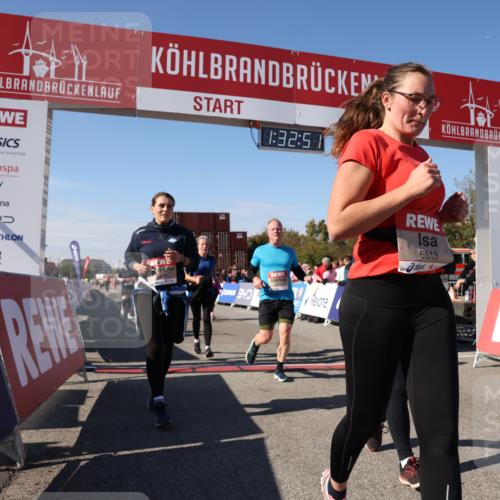 03.10.2025 - Köhlbrandbrückenlauf Lena Gebhardt http://msf.ph/oto/9068272 03.10.2025 13:32:52 Ziel 5110, 5133, 5187, 5273, 5446, 5477, 5478, 6147, 6148, 6360, 6513 meine-sportfotos.de