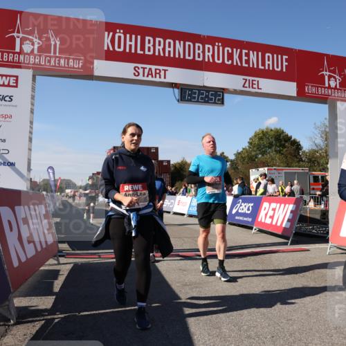 03.10.2025 - Köhlbrandbrückenlauf Lena Gebhardt http://msf.ph/oto/9068276 03.10.2025 13:32:52 Ziel 5110, 5133, 5187, 5273, 5446, 5477, 5478, 6147, 6148, 6360, 6513 meine-sportfotos.de