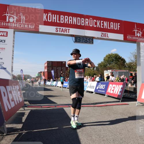 03.10.2025 - Köhlbrandbrückenlauf Lena Gebhardt http://msf.ph/oto/9068299 03.10.2025 13:32:57 Ziel 4582, 5110, 5133, 5187, 5273, 5446, 5477, 5478, 6455, 6513 meine-sportfotos.de