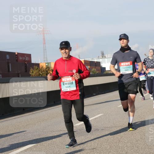 03.10.2025 - Köhlbrandbrückenlauf Jannik Wohlers http://msf.ph/oto/9068306 03.10.2025 09:47:45 Position 3 3224, 3820 meine-sportfotos.de