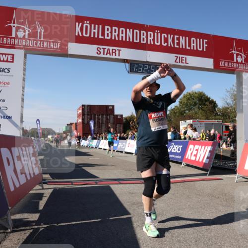 03.10.2025 - Köhlbrandbrückenlauf Lena Gebhardt http://msf.ph/oto/9068316 03.10.2025 13:32:57 Ziel 4582, 5110, 5133, 5187, 5273, 5446, 5477, 5478, 6455, 6513 meine-sportfotos.de