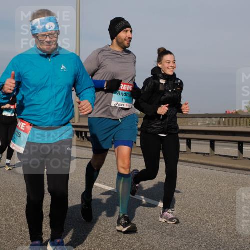 03.10.2025 - Köhlbrandbrückenlauf Fabian Wolf http://msf.ph/oto/9068344 03.10.2025 10:11:05 Position 3 072, 1769 meine-sportfotos.de
