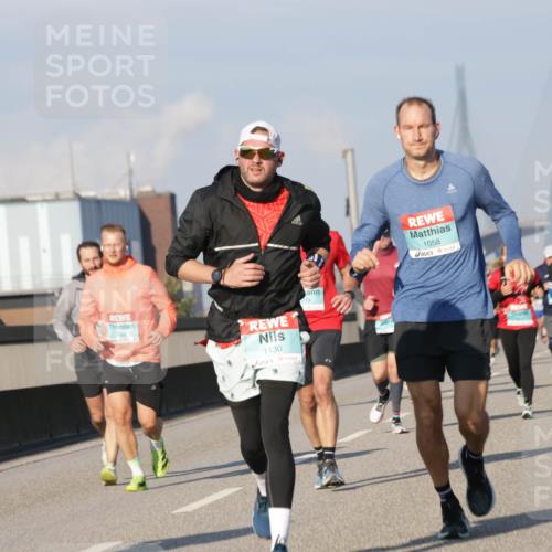 03.10.2025 - Köhlbrandbrückenlauf Jannik Wohlers http://msf.ph/oto/9068357 03.10.2025 09:47:48 Position 3 1284, 1292, 1130, 1058 meine-sportfotos.de