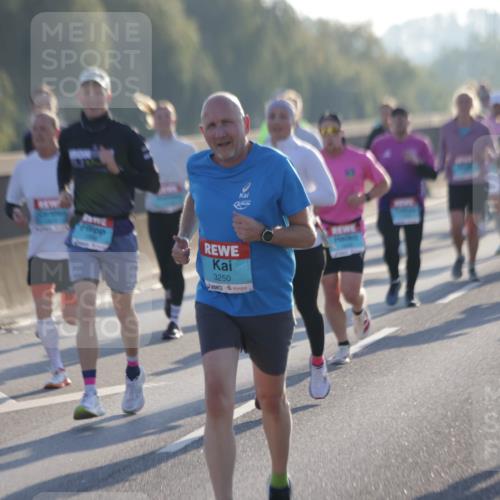 03.10.2025 - Köhlbrandbrückenlauf Jannik Wohlers http://msf.ph/oto/9068369 03.10.2025 09:16:20 Position 3 3250, 1089 meine-sportfotos.de