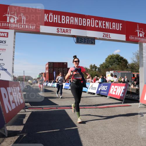 03.10.2025 - Köhlbrandbrückenlauf Lena Gebhardt http://msf.ph/oto/9068372 03.10.2025 13:33:04 Ziel 4582, 4941, 5110, 6067, 6376, 6455 meine-sportfotos.de