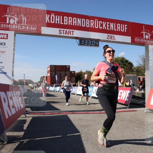 03.10.2025 - Köhlbrandbrückenlauf Lena Gebhardt http://msf.ph/oto/9068378 03.10.2025 13:33:05 Ziel 4582, 4941, 6067, 6376, 6455 meine-sportfotos.de