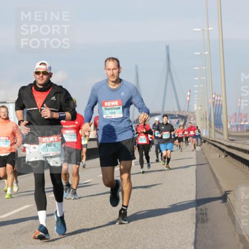 03.10.2025 - Köhlbrandbrückenlauf Jannik Wohlers http://msf.ph/oto/9068382 03.10.2025 09:47:49 Position 3 1292, 1130, 7, 1219, 1058 meine-sportfotos.de
