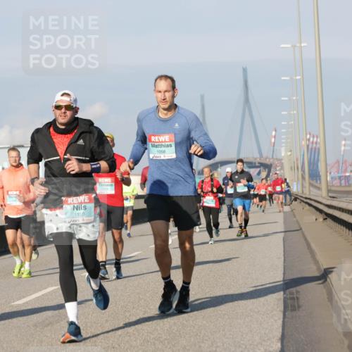 03.10.2025 - Köhlbrandbrückenlauf Jannik Wohlers http://msf.ph/oto/9068388 03.10.2025 09:47:49 Position 3 2, 1130, 1219, 1058 meine-sportfotos.de
