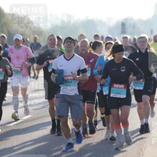 03.10.2025 - Köhlbrandbrückenlauf Jannik Wohlers http://msf.ph/oto/9068389 03.10.2025 09:16:24 Position 3 2132, 1516, 3842, 8516 meine-sportfotos.de