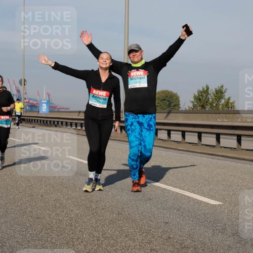 03.10.2025 - Köhlbrandbrückenlauf Fabian Wolf http://msf.ph/oto/9068393 03.10.2025 10:11:07 Position 3 2462, 2463 meine-sportfotos.de