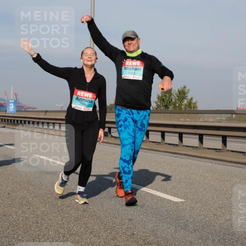 03.10.2025 - Köhlbrandbrückenlauf Fabian Wolf http://msf.ph/oto/9068412 03.10.2025 10:11:08 Position 3 3, 2462, 2463 meine-sportfotos.de