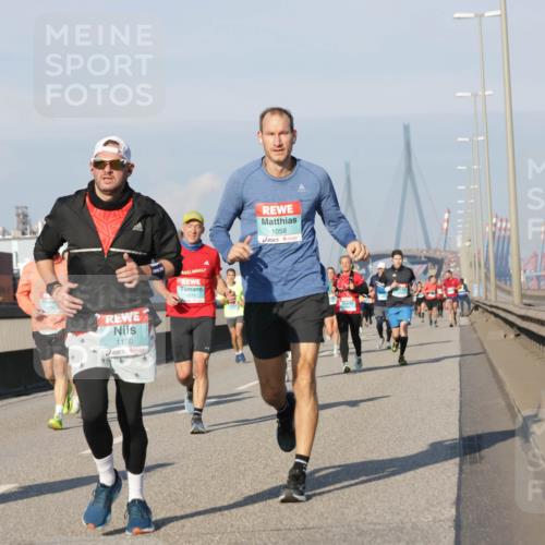03.10.2025 - Köhlbrandbrückenlauf Jannik Wohlers http://msf.ph/oto/9068419 03.10.2025 09:47:50 Position 3 1130, 71, 1219, 1058 meine-sportfotos.de