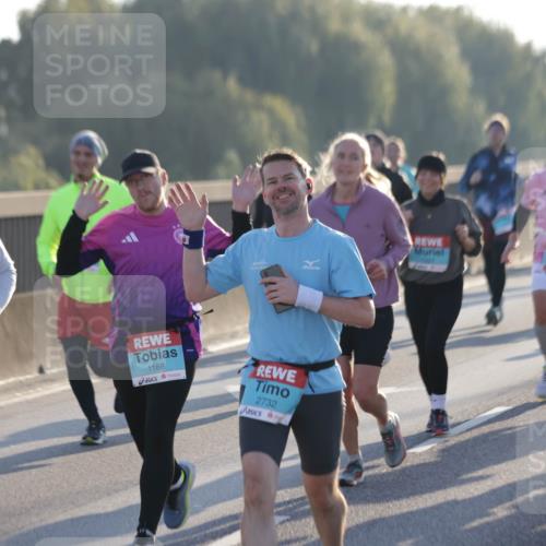 03.10.2025 - Köhlbrandbrückenlauf Jannik Wohlers http://msf.ph/oto/9068428 03.10.2025 09:16:25 Position 3 3802, 1188, 2732, 1227, 1516 meine-sportfotos.de
