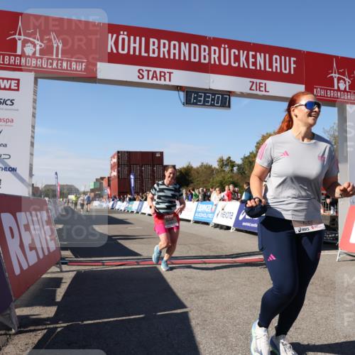 03.10.2025 - Köhlbrandbrückenlauf Lena Gebhardt http://msf.ph/oto/9068436 03.10.2025 13:33:08 Ziel 4582, 4941, 6067, 6376, 6455 meine-sportfotos.de