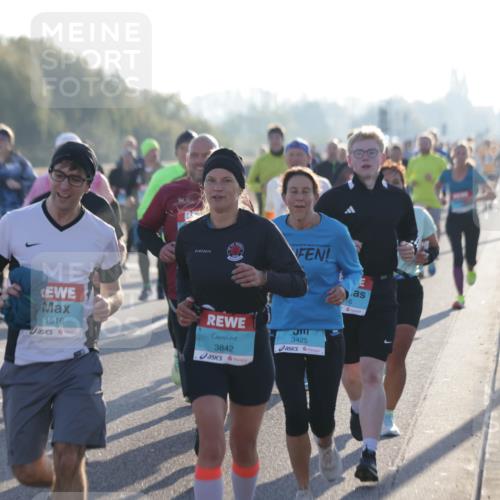03.10.2025 - Köhlbrandbrückenlauf Jannik Wohlers http://msf.ph/oto/9068453 03.10.2025 09:16:26 Position 3 1516, 3842, 3425 meine-sportfotos.de