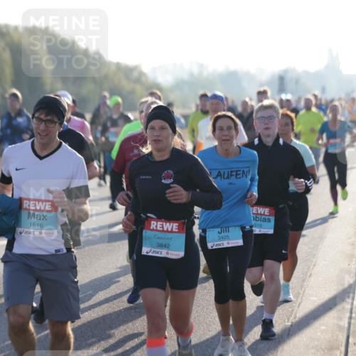 03.10.2025 - Köhlbrandbrückenlauf Jannik Wohlers http://msf.ph/oto/9068456 03.10.2025 09:16:27 Position 3 10, 1516, 3842, 3425, 516 meine-sportfotos.de