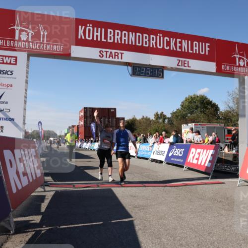 03.10.2025 - Köhlbrandbrückenlauf Lena Gebhardt http://msf.ph/oto/9068472 03.10.2025 13:33:16 Ziel 4755, 4775, 5783, 6376 meine-sportfotos.de