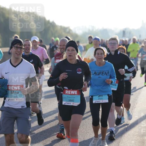 03.10.2025 - Köhlbrandbrückenlauf Jannik Wohlers http://msf.ph/oto/9068473 03.10.2025 09:16:27 Position 3 1516, 3842, 3425 meine-sportfotos.de