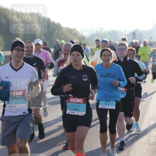 03.10.2025 - Köhlbrandbrückenlauf Jannik Wohlers http://msf.ph/oto/9068476 03.10.2025 09:16:27 Position 3 1516, 3842, 3425 meine-sportfotos.de