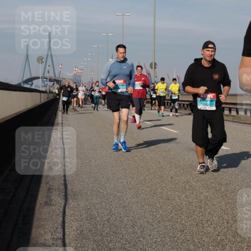 03.10.2025 - Köhlbrandbrückenlauf Fabian Wolf http://msf.ph/oto/9068486 03.10.2025 10:11:11 Position 3 2636 meine-sportfotos.de