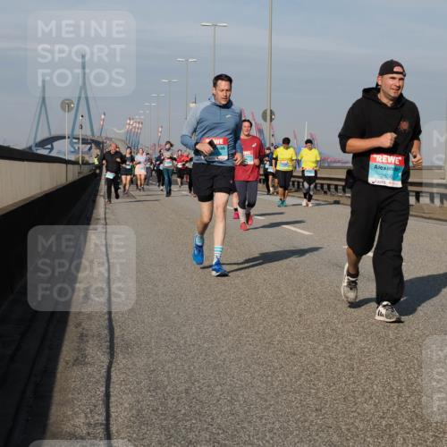 03.10.2025 - Köhlbrandbrückenlauf Fabian Wolf http://msf.ph/oto/9068492 03.10.2025 10:11:11 Position 3 2636 meine-sportfotos.de