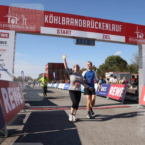 03.10.2025 - Köhlbrandbrückenlauf Lena Gebhardt http://msf.ph/oto/9068495 03.10.2025 13:33:16 Ziel 4755, 4775, 5783, 6376 meine-sportfotos.de