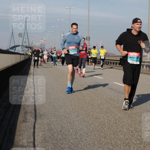 03.10.2025 - Köhlbrandbrückenlauf Fabian Wolf http://msf.ph/oto/9068497 03.10.2025 10:11:12 Position 3 2846, 2636 meine-sportfotos.de