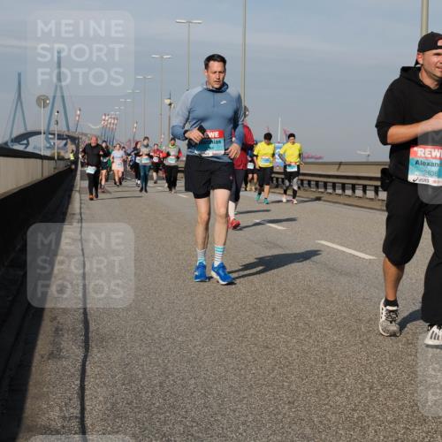 03.10.2025 - Köhlbrandbrückenlauf Fabian Wolf http://msf.ph/oto/9068510 03.10.2025 10:11:12 Position 3 846, 2636 meine-sportfotos.de