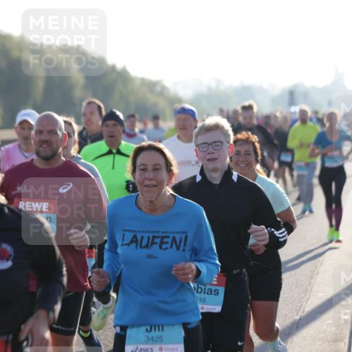03.10.2025 - Köhlbrandbrückenlauf Jannik Wohlers http://msf.ph/oto/9068519 03.10.2025 09:16:28 Position 3 118, 3425, 516 meine-sportfotos.de
