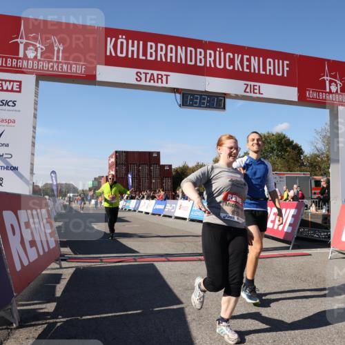 03.10.2025 - Köhlbrandbrückenlauf Lena Gebhardt http://msf.ph/oto/9068522 03.10.2025 13:33:17 Ziel 4755, 4775, 5783 meine-sportfotos.de
