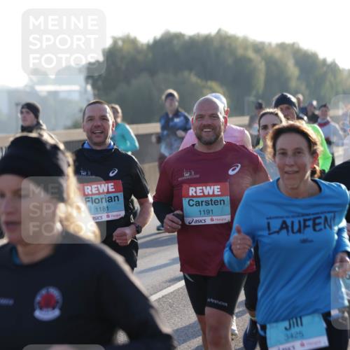 03.10.2025 - Köhlbrandbrückenlauf Jannik Wohlers http://msf.ph/oto/9068524 03.10.2025 09:16:29 Position 3 1227, 11, 1181, 1191, 8516, 3425 meine-sportfotos.de