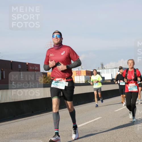 03.10.2025 - Köhlbrandbrückenlauf Jannik Wohlers http://msf.ph/oto/9068544 03.10.2025 09:47:56 Position 3 7, 3118, 1316 meine-sportfotos.de