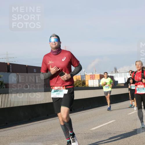 03.10.2025 - Köhlbrandbrückenlauf Jannik Wohlers http://msf.ph/oto/9068557 03.10.2025 09:47:57 Position 3 3118, 3630, 1316 meine-sportfotos.de