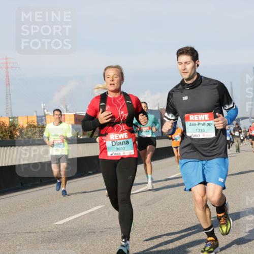 03.10.2025 - Köhlbrandbrückenlauf Jannik Wohlers http://msf.ph/oto/9068573 03.10.2025 09:47:58 Position 3 280, 3630, 6, 1316 meine-sportfotos.de