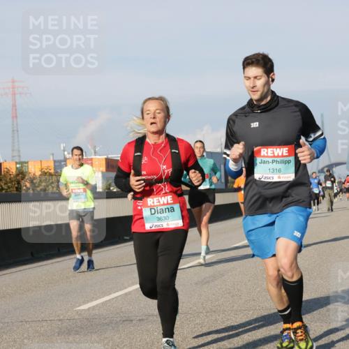 03.10.2025 - Köhlbrandbrückenlauf Jannik Wohlers http://msf.ph/oto/9068577 03.10.2025 09:47:58 Position 3 3630, 6, 1316 meine-sportfotos.de