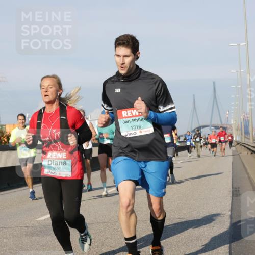 03.10.2025 - Köhlbrandbrückenlauf Jannik Wohlers http://msf.ph/oto/9068583 03.10.2025 09:47:58 Position 3 3630, 6, 1316 meine-sportfotos.de