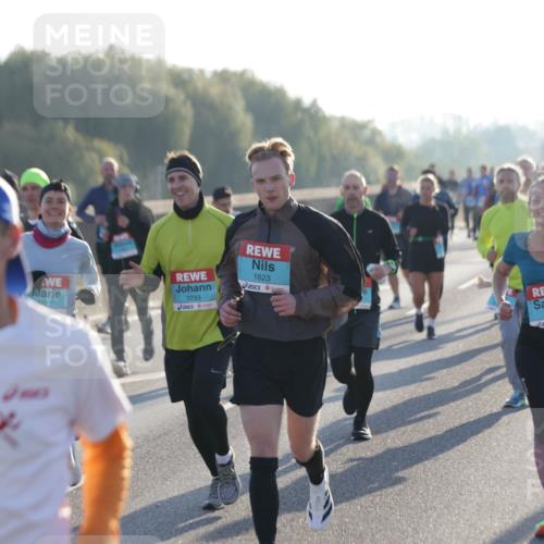 03.10.2025 - Köhlbrandbrückenlauf Jannik Wohlers http://msf.ph/oto/9068591 03.10.2025 09:16:31 Position 3 2227, 3233, 1623, 162 meine-sportfotos.de