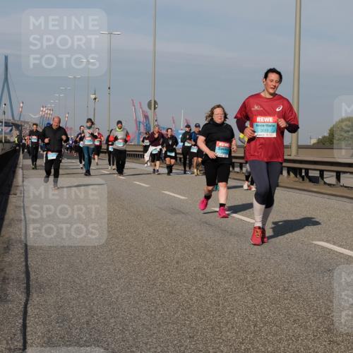 03.10.2025 - Köhlbrandbrückenlauf Fabian Wolf http://msf.ph/oto/9068594 03.10.2025 10:11:16 Position 3 2504, 3019 meine-sportfotos.de