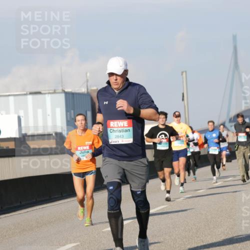 03.10.2025 - Köhlbrandbrückenlauf Jannik Wohlers http://msf.ph/oto/9068603 03.10.2025 09:47:59 Position 3 1280, 2843, 284 meine-sportfotos.de