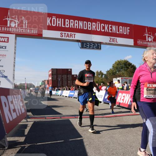 03.10.2025 - Köhlbrandbrückenlauf Lena Gebhardt http://msf.ph/oto/9068616 03.10.2025 13:33:28 Ziel 4006, 5179, 5211, 5281, 5413, 5549, 6094, 6276 meine-sportfotos.de