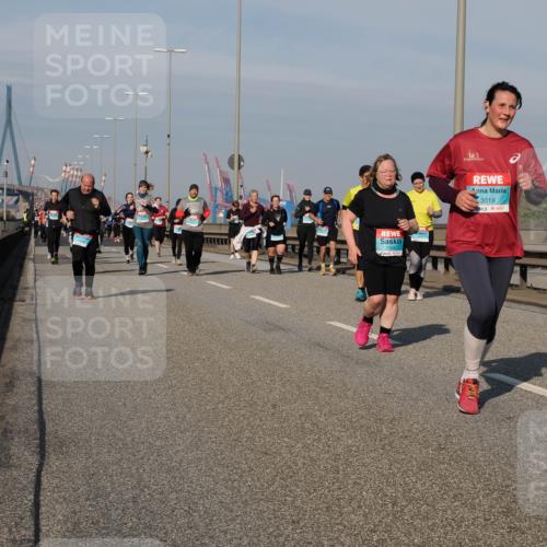 03.10.2025 - Köhlbrandbrückenlauf Fabian Wolf http://msf.ph/oto/9068622 03.10.2025 10:11:17 Position 3 3019, 2504 meine-sportfotos.de